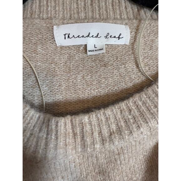 Threaded Leaf Women’s Beige Sweater With White Heart Appliqués Size L - Picture 4 of 8
